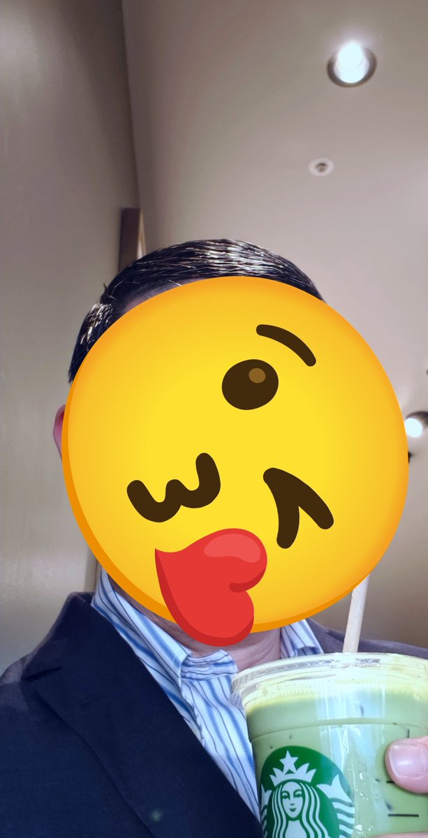 RGsuits's tweet photo. 抹茶+書店的旅程，是不是很有氣質~ （被白眼，🤪🙄） https://t.co/j2Vzr9tDuU