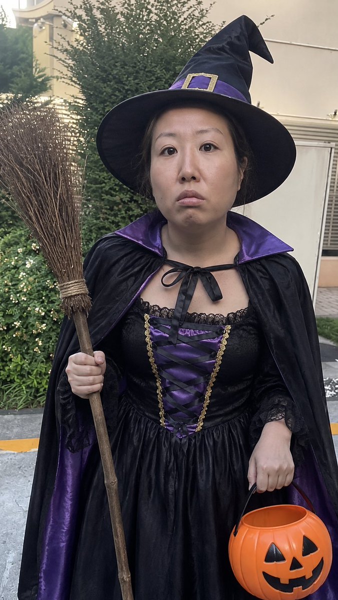 shisou_'s tweet photo. トリックオアトリートって言ったらお菓子もらえるって聞いてないんですか？ https://t.co/5iqSsEuXa9