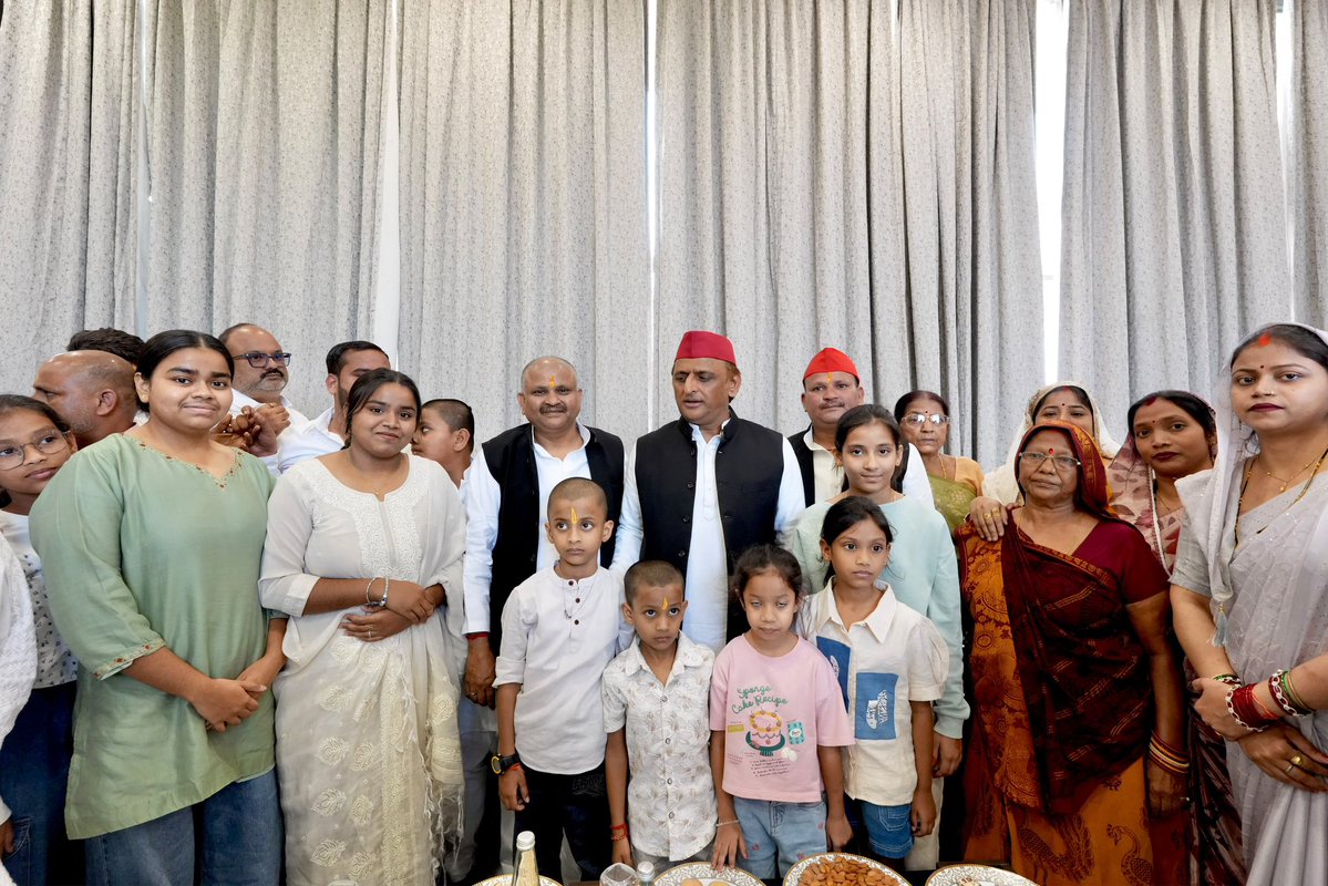 yadavakhilesh's tweet photo. https://t.co/p7kvfcyzDi