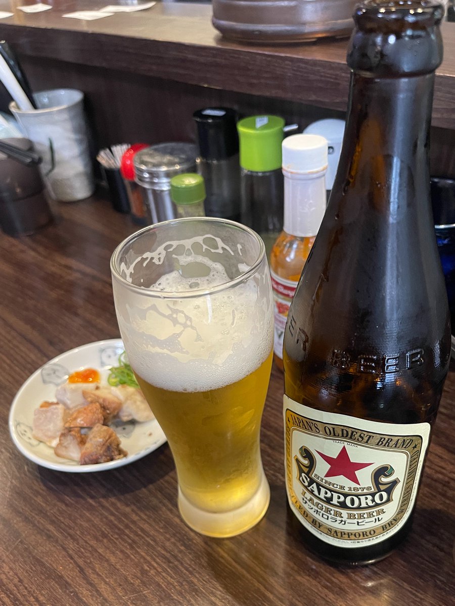ComeBackDoc's tweet photo. #かしわぎ(#東中野)へ行くと店主のお母様が漬けた自家製梅干しがサービスで登場👏蜂蜜や砂糖を加え塩分控えめの市販品に比べるとしっかり塩気ありで超好みの塩梅🧂👍チューハイや塩🍜にも投入して一粒で3度おいしい❣️😋

お母様手作りのパウンドケーキまでデザートに出して頂き幸せな昼食でした😊🙏 https://t.co/oGlkEaqRwZ