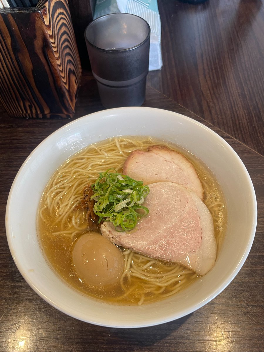 ComeBackDoc's tweet photo. #かしわぎ(#東中野)へ行くと店主のお母様が漬けた自家製梅干しがサービスで登場👏蜂蜜や砂糖を加え塩分控えめの市販品に比べるとしっかり塩気ありで超好みの塩梅🧂👍チューハイや塩🍜にも投入して一粒で3度おいしい❣️😋

お母様手作りのパウンドケーキまでデザートに出して頂き幸せな昼食でした😊🙏 https://t.co/oGlkEaqRwZ