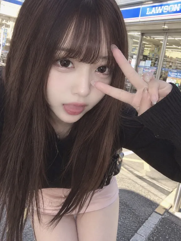 roberth50655419's tweet photo. 男子の方に質問です
こんな男の娘でも横に連れて歩けますか…？ https://t.co/H2ZSLPfn4t