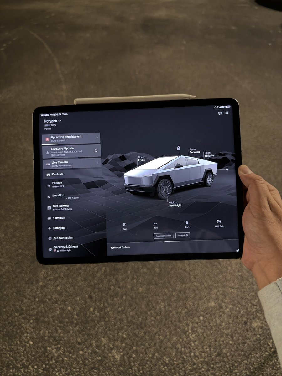 billykyle's tweet photo. Ok yeah the iPad Tesla app is sweet. I’m loving all of the updates these apps are getting because of the Duo release. It feels like the rebirth of iPad comes as a direct result too 🤓 https://t.co/22CS8W8cFj