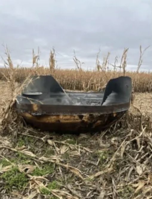 TheRealSantino's tweet photo. JUST IN: MYSTERIOUS 11 FOOT OBJECT FOUND IN MINNESOTA CORNFIELD MAY HAVE FALLEN FROM SPACE 🛸 

A fall harvest in western Minnesota turned up something for stranger than corn the CHARRED OBJECT was discovered on October 14 and a cornfield in Minnesota located about 140 miles north west of Minneapolis. The farmer who reported the findings said he found it while harvesting corn. 

“Upon responding deputies confirmed that a large metallic object approximately approximately 11 feet in diameter, presumably a space object was present in Cornfield.” Sheriff office confirmed