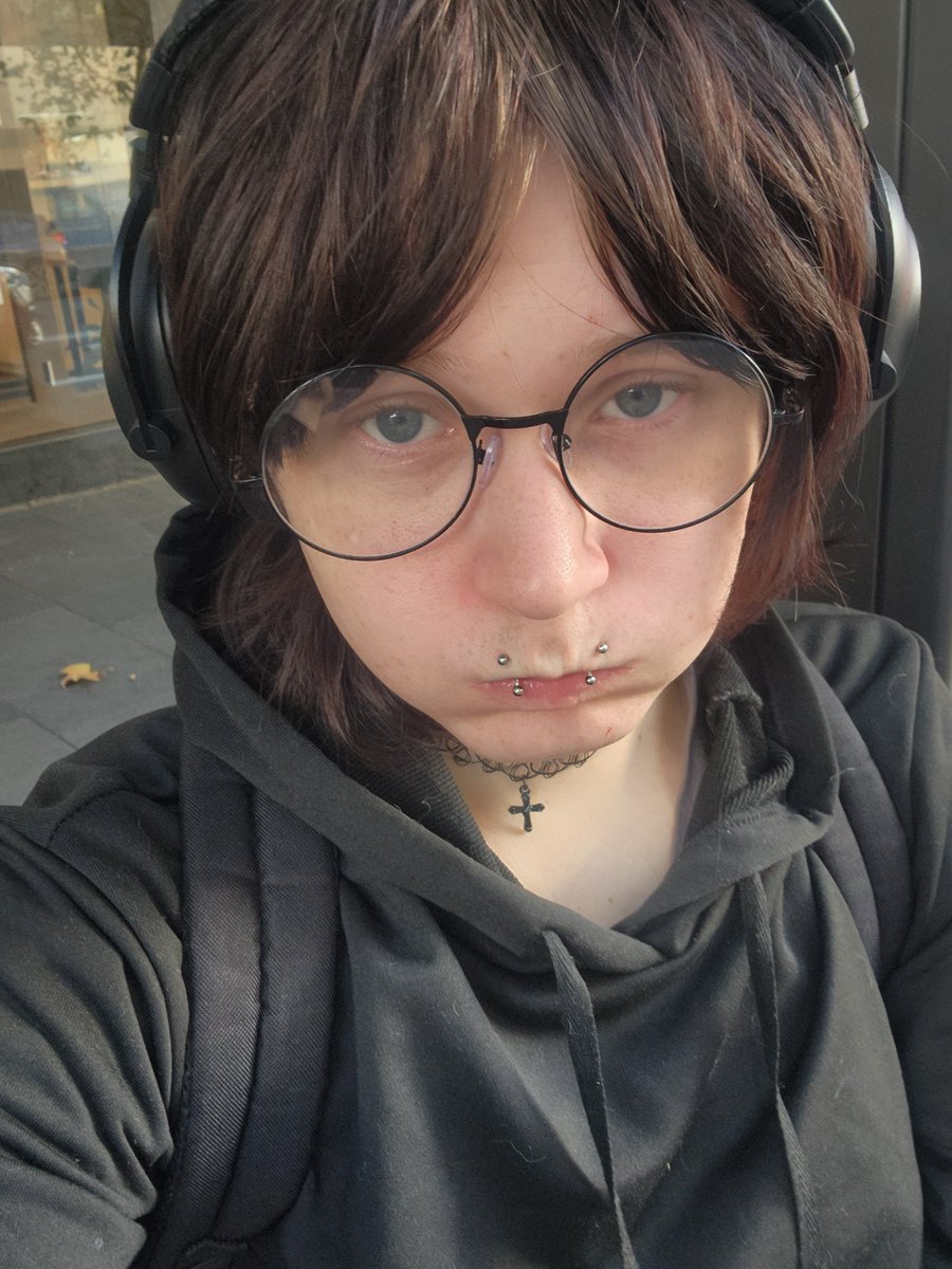 vyvaeve's tweet photo. more photos since everyone liked them so much!! (yes i know i make the same face everytime) https://t.co/MX3heUfJ6R