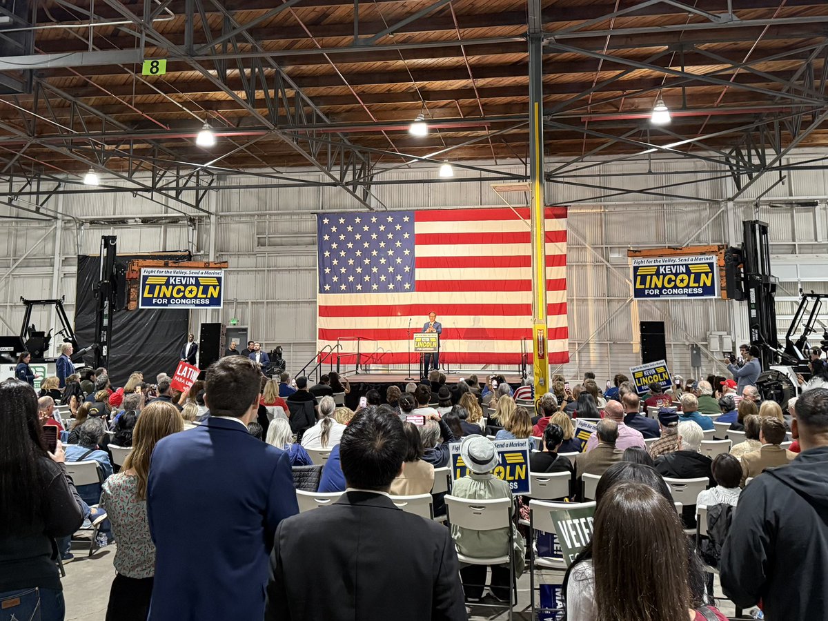 MikeJohnson's tweet photo. The Central Valley is fired up to flip #CA13 and send Marine veteran, pastor, and former Stockton Mayor Kevin Lincoln to Congress! https://t.co/cd5efKyYns