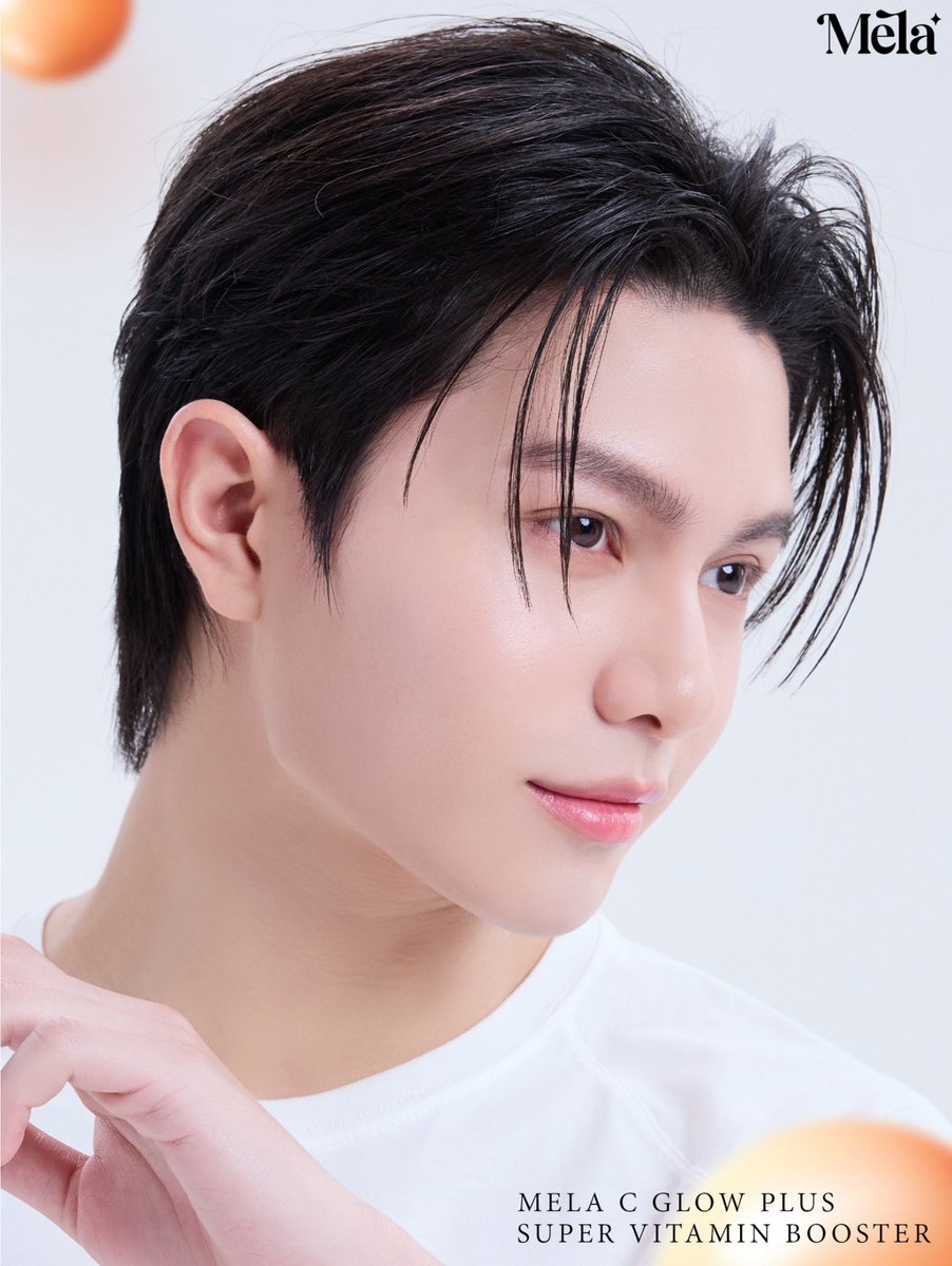 Mela_Brand's tweet photo. หล่อขนาดนี้ ไม่มองไม่ได้แล้วปะ! 👀💘

วิลเลี่ยมมาพร้อมไอเทมลับฉบับคนรักผิว 🧡
Mela C Glow Plus วิตามินน้ำชงที่อยากชวนทุกคนมาดูแลผิวไปด้วยกัน ✨ 

#Williamjkp #MelaCGlowPlus
#MeLa #MelaThailand 
#วิตามินวิลเลี่ยม https://t.co/p8FZ6lrSQq