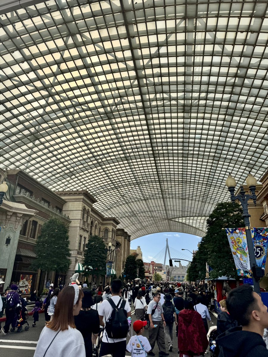 Mavis_fei26's tweet photo. 3週間ぶりインパ🌎
やっとカチューシャつけれる涼しさになってきたよー
 #USJファン https://t.co/MbNPJFFQDe