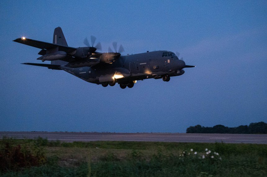 LebanonJets's tweet photo. 5m/99y #UnitedStates Air Force Special Operations Command AFSOC MC130 from unknown from the east into Hamat Air Base on Wednesday night & back out to the east via Syria as #SMOKE52 (new callsign) no ADSB track, registration or additional information available https://t.co/lTn3u0Mi90