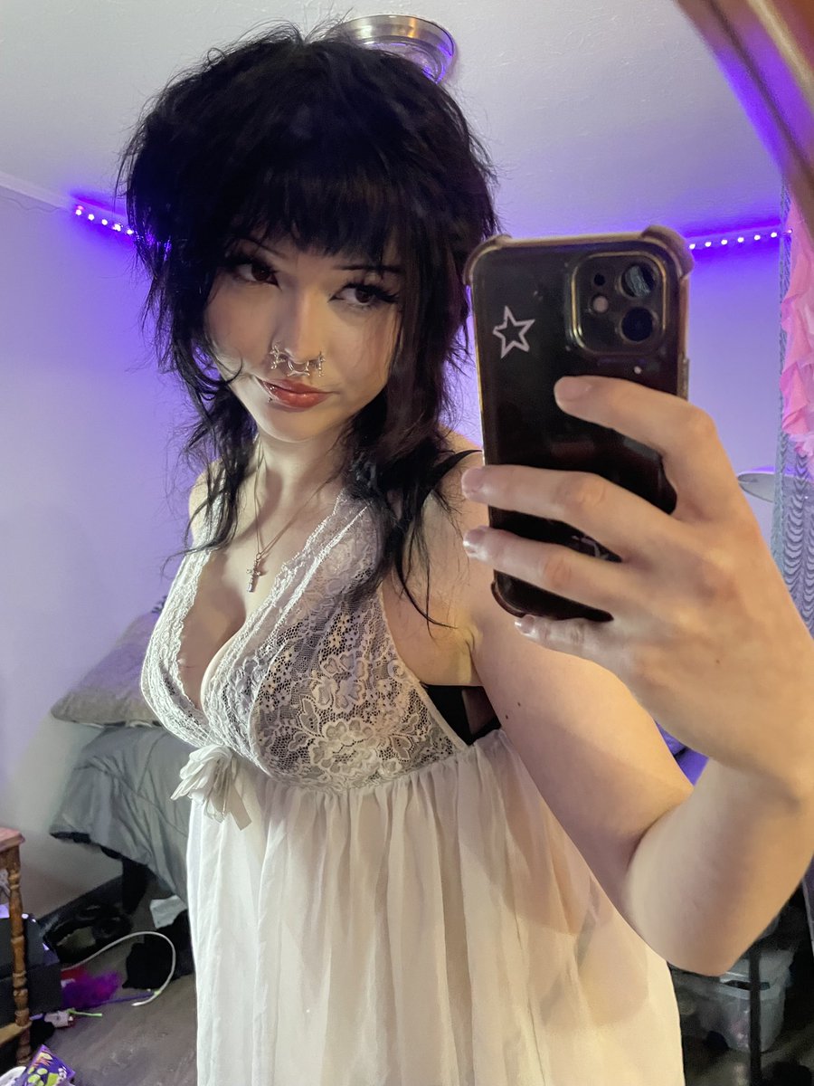 richbitch_era30's tweet photo. i make casual look suspiciously intentional https://t.co/C9Rfgb1wyR