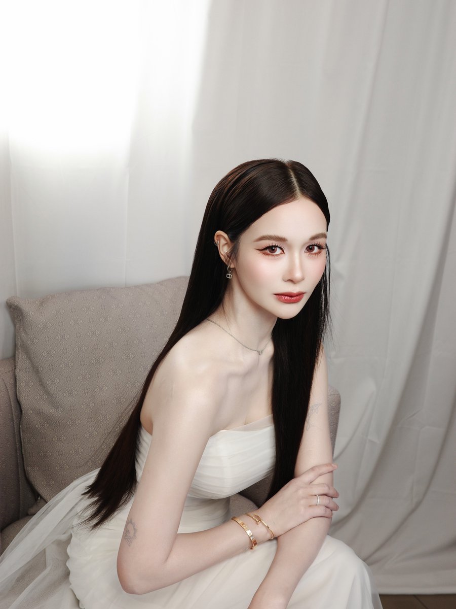 TKNur_BB's tweet photo. 🆕📷 New Instagram Post: 📸 (1/2) 

➡️ nurdesoraya 
🗓️ 22/10/2026

🔗https://t.co/IMiXgfppxL

💜Like | 💬Comment | 🔄Share | 💾 Favourite

TKNUR HOWE AWARDS 2026
#HOWEAWARDS2026xTKNur 
#TKNur #nurdesoraya https://t.co/80LRClgc3s