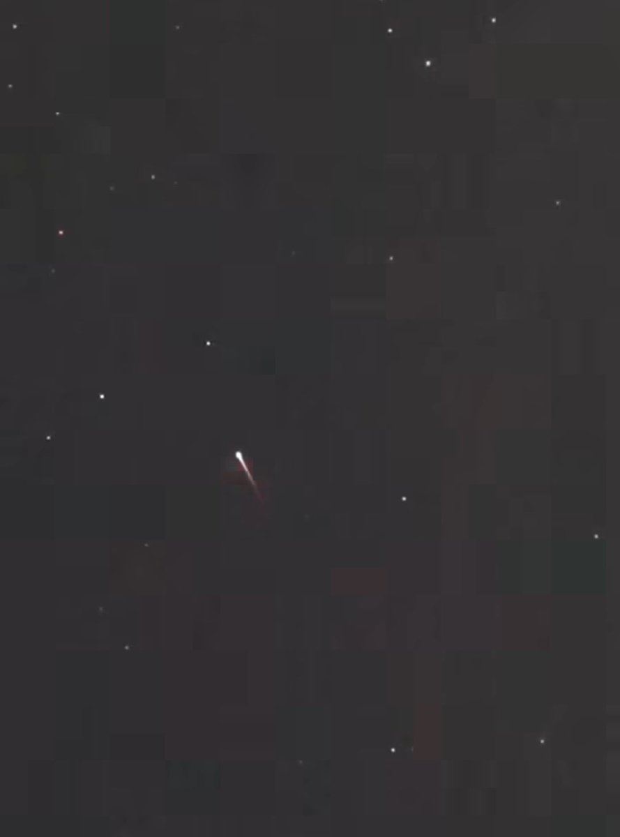 nabukadneezar's tweet photo. Muhteşemmmdii ☄️☄️☄️
Gökyüzünde ay ışığı olmasına rağmen, emektar iPhone ile anca bu kadar fotoğraf yakalanırdı. Seneye Ekim’de görüşmek dileği ile #Halley ✨💫
#Orinoid #meteorshower https://t.co/w0rFRjex2t
