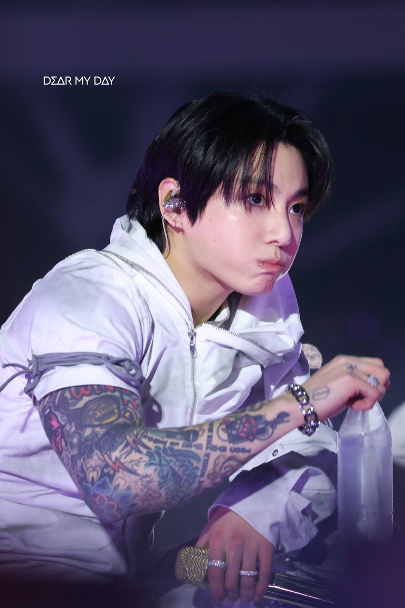 dearmyday_jk's tweet photo. 261021 BUENOS AIRES Day 1.

Pre-View CUT📸

#정국 #JUNGKOOK #BTS
#BTS_WORLDTOUR_ARIRANG_BUENOSAIRES  
@BTS_twt https://t.co/53f1cIoGzk