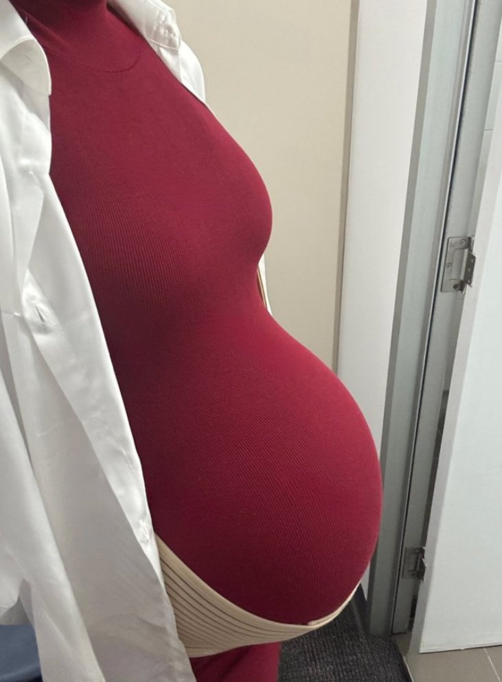 Mike32004745101's tweet photo. まだ妊婦だけどシンママなんです https://t.co/FNbS3hwBJ0