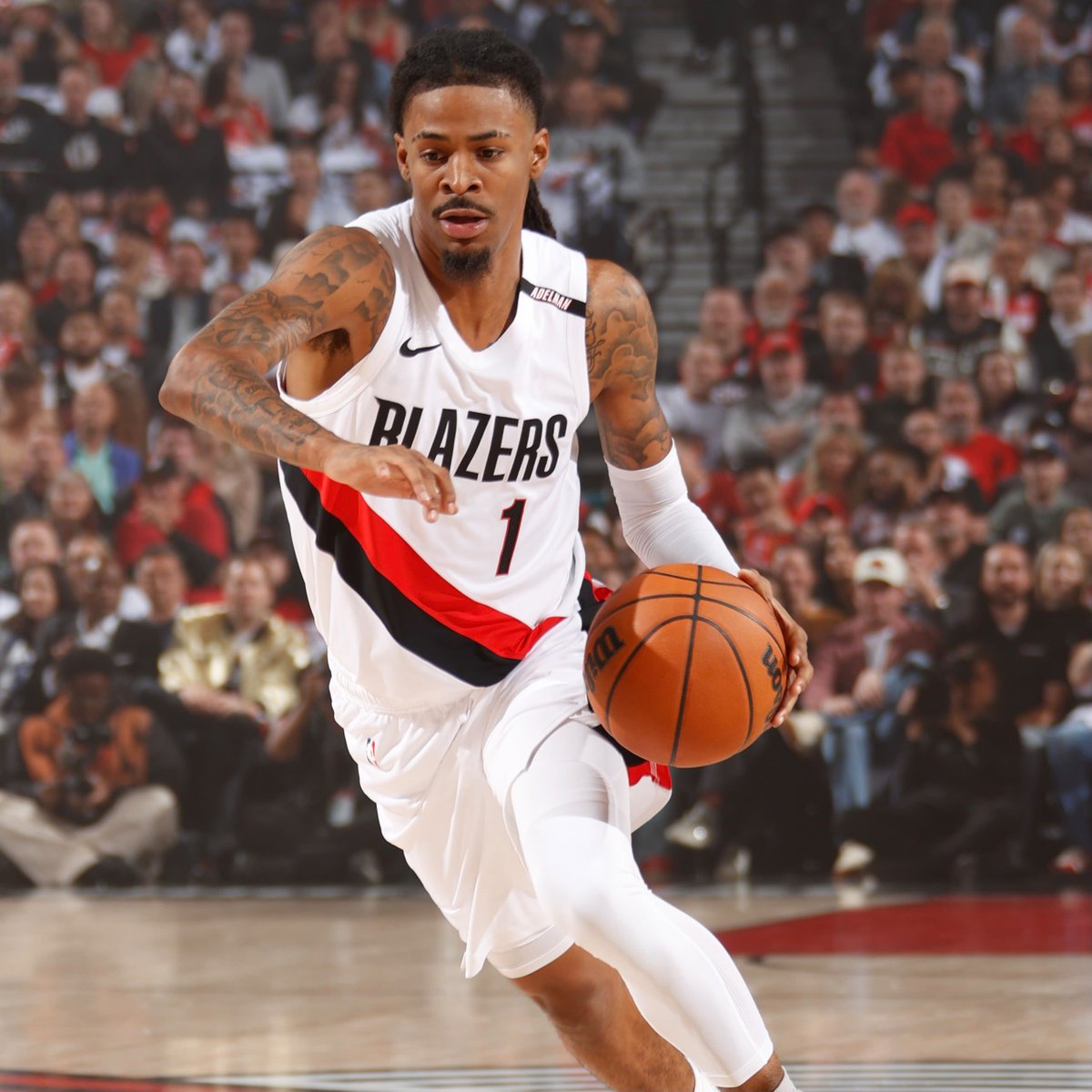 RTNBA's tweet photo. Ja Morant in his Blazers debut:

14 Points
5 Rebounds
8 Assists (1 TOV)
3 Steals
6/8 FG
2/3 3P
+33 +/-
22 MP https://t.co/cGwqSZOguK