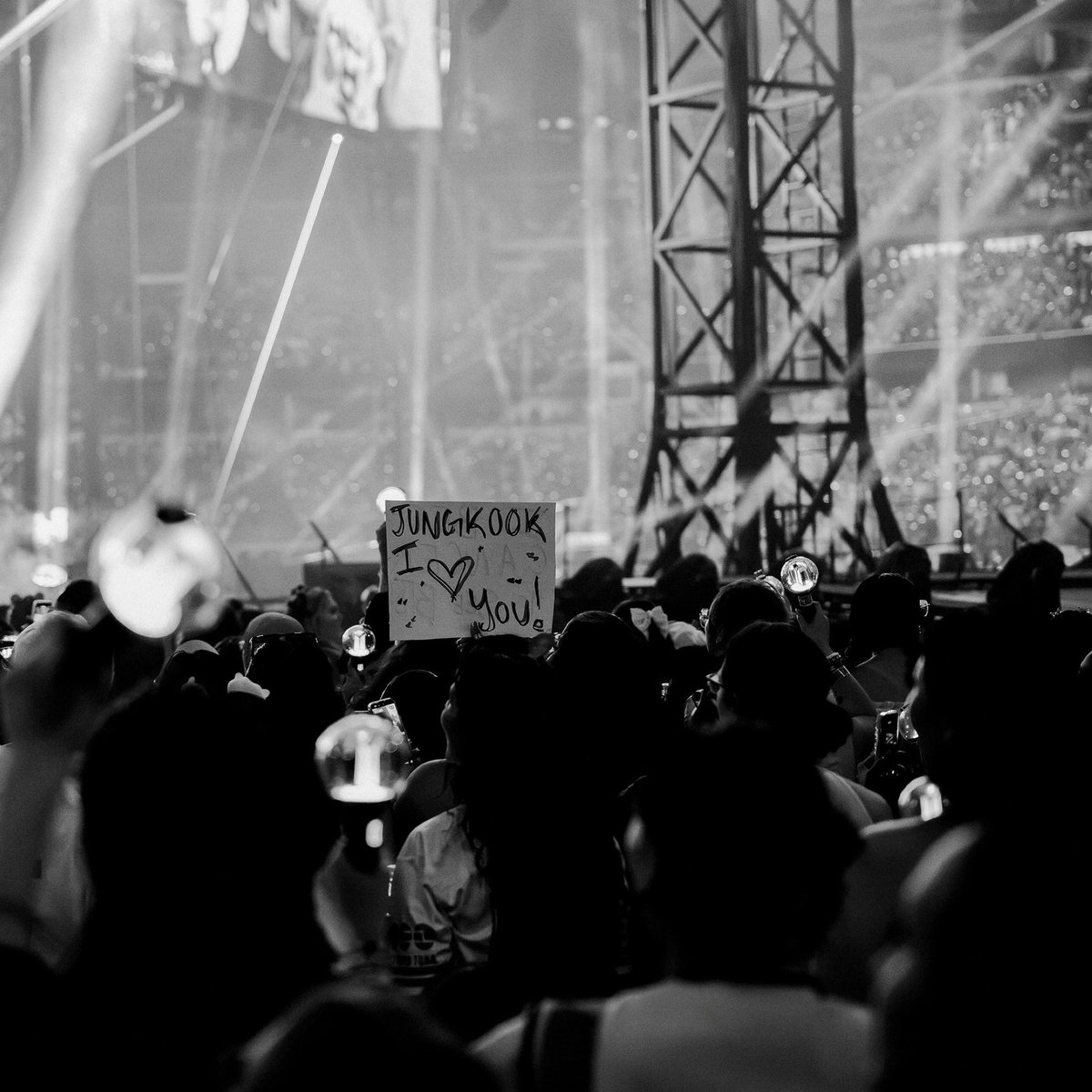 dreamjeons's tweet photo. mnijungkook on instagram 🥺

“JUNGKOOK 
I ♡ YOU !” https://t.co/qc1MzaSX7h
