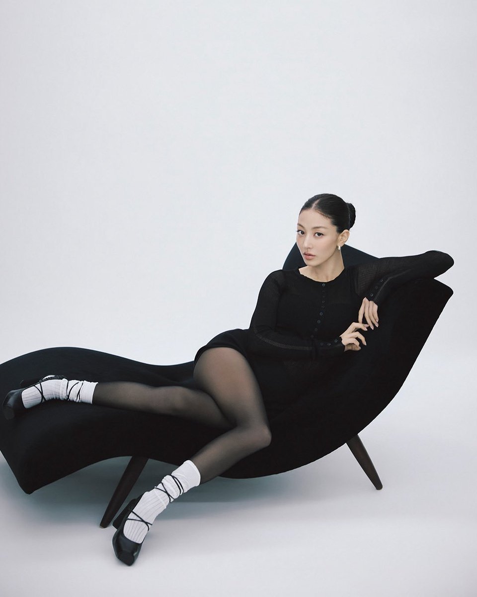 kissandconquer's tweet photo. PARK JIHYO EXCUSE ME WHAT THE FUCK #EMITHAUS #이밋하우스 #JIHYO #지효 https://t.co/no32p1pOaV