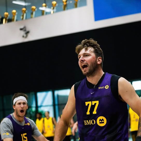 RTNBA's tweet photo. Luka Dončić &amp; Austin Reaves in the Lakers season opener:

Luka:
28 PTS
8 REB
7 AST
3 STL 
7/18 FG
5/12 3P
+31 +/-

AR:
23 PTS
4 REB
6 AST
2 STL
6/11 FG
+25 +/-

The post-LeBron era of Lakers basketball is officially underway 👀🔥 https://t.co/zu6veioPHY