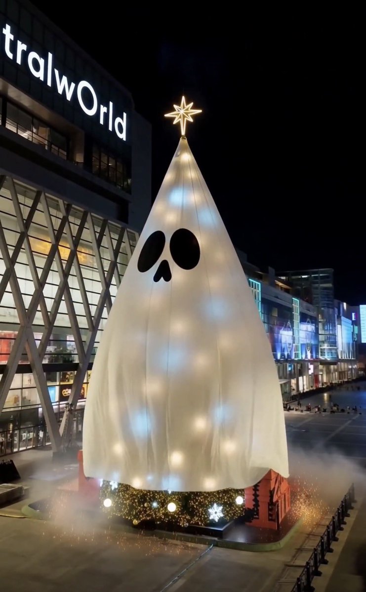 Bababeige_'s tweet photo. เมื่อเรารับงานซ้อน เอาไปเลย2จ๊อบ 👻🎄

#haloween #Christmas #centralwOrld https://t.co/hLvdEdOKkp