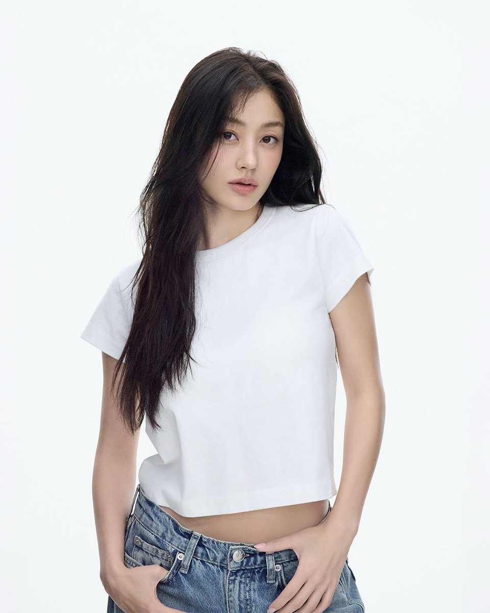 Hii_Jihyo's tweet photo. Pancarkan pesonamu 
CEO EMITHAUS 😁💜

#JIHYO #PARKJIHYO #EMITHAUS https://t.co/VBDNXkc8Wh