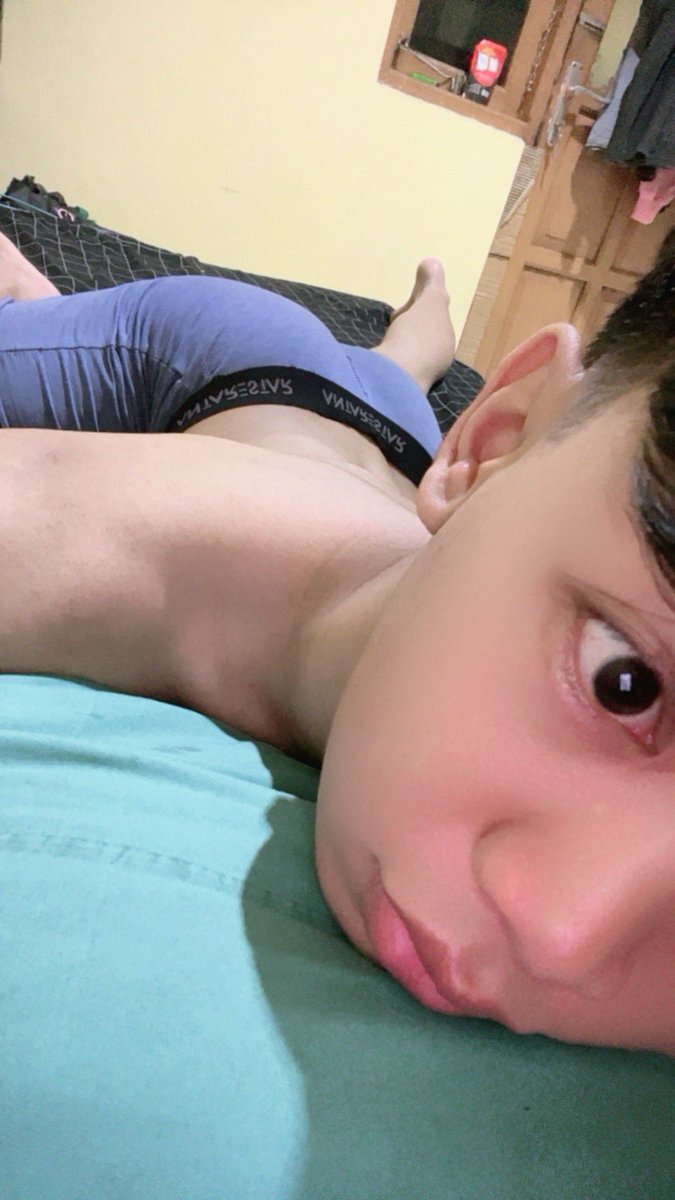 Luikeey01's tweet photo. maljum asiek ny ngapain yah😣 #mlm #gaylokal #gayjakarta https://t.co/ztf0NYCUn1