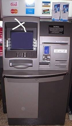 PierreL94460800's tweet photo. @LiorNsnd Tu peux aussi regarder sur le panneau au-dessus de l'ATM. Parfois, ils en collent un faux par-dessus le vrai avec une caméra pointée sur le code pour l'intercepter. https://t.co/YC1ackA1aN