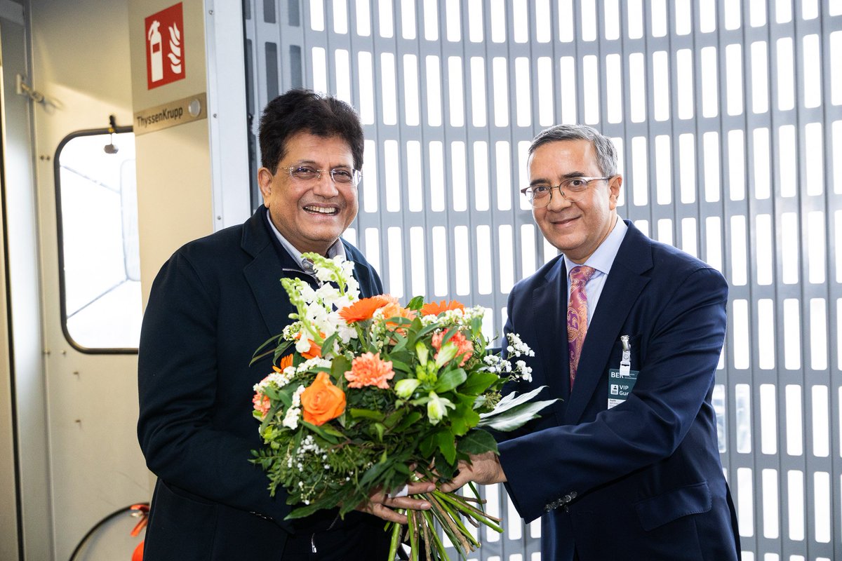 eoiberlin's tweet photo. Amb @AjitVGupte received Hon’ble Minister of Commerce & Industry Shri @PiyushGoyal, upon his arrival in Berlin for a two-day official visit.
The Minister will participate in Berlin Global Dialogue and hold high-level bilateral meetings with German leadership to strengthen 🇮🇳+🇩🇪 trade and investment ties, advance cooperation in technology, green mobility and clean energy. Focus will be on identifying opportunities emerging from India–EU FTA.
#indiaGermany75 #BGD2026