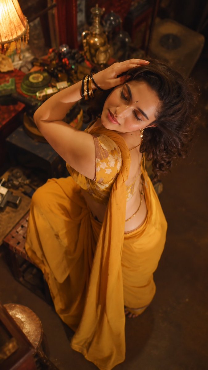 screen_state's tweet photo. Kayadu Lohar in Paradise🥵
#KayaduLohar #Paradise #Kayadu https://t.co/wC8yk9C5M9