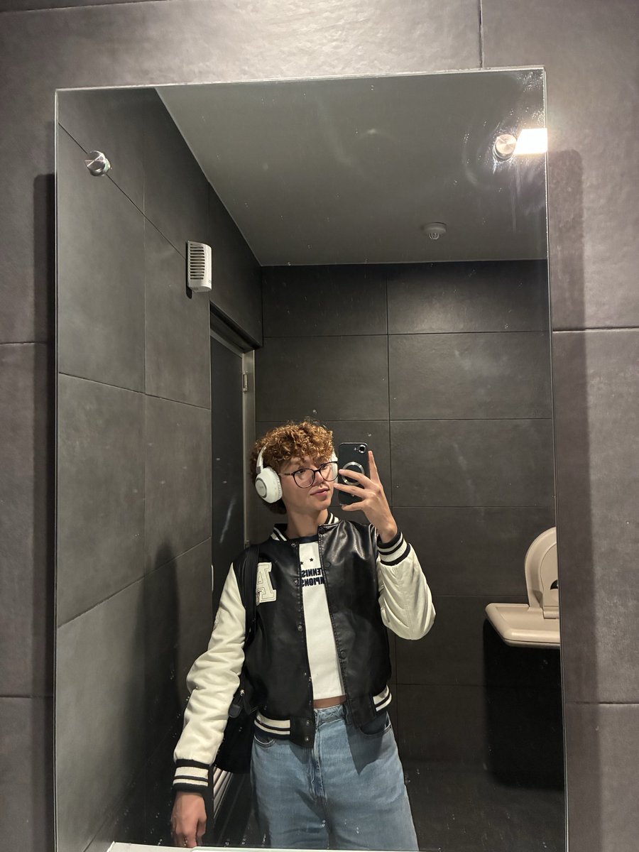 BARRERAROD38751's tweet photo. boring night 😏
Do you already follow me on my accounts?

noche aburrida 
Ya me sigues en mis cuentas? https://t.co/sdX9rwrWv9