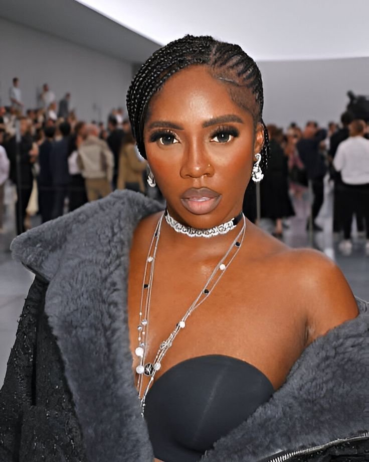 crypogirl924's tweet photo. Happy Thursday x family.🤭🥰❤️

Guess what??🤭🤭 My boyfriend said I look like mummy tiwasavage 🤭❤️ https://t.co/uXzNxh42HB