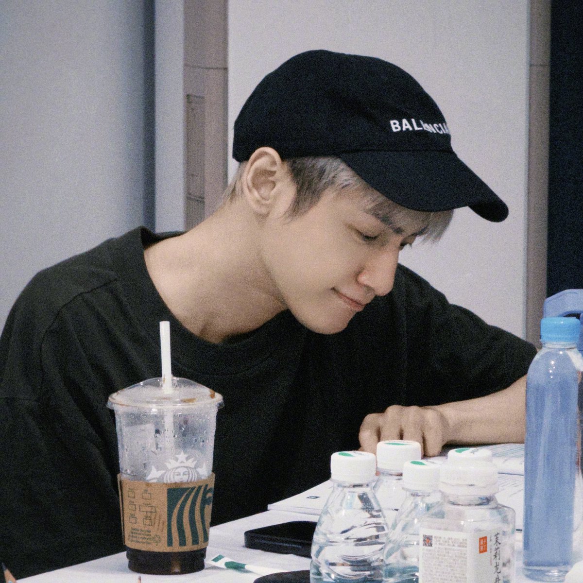728xixisz's tweet photo. 26/10/22 라운희 웨이보

매영신포 종방 인사(의・오역 有)

#라운희 #罗云熙 #LuoYunxi https://t.co/jSsitnU8bl