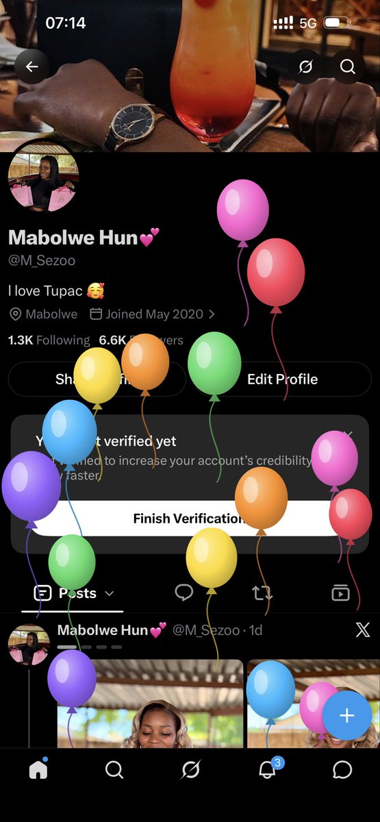 M_Sezoo's tweet photo. Balloons on my timeline 
Happy Birthday to me https://t.co/MpKH3qrg5P