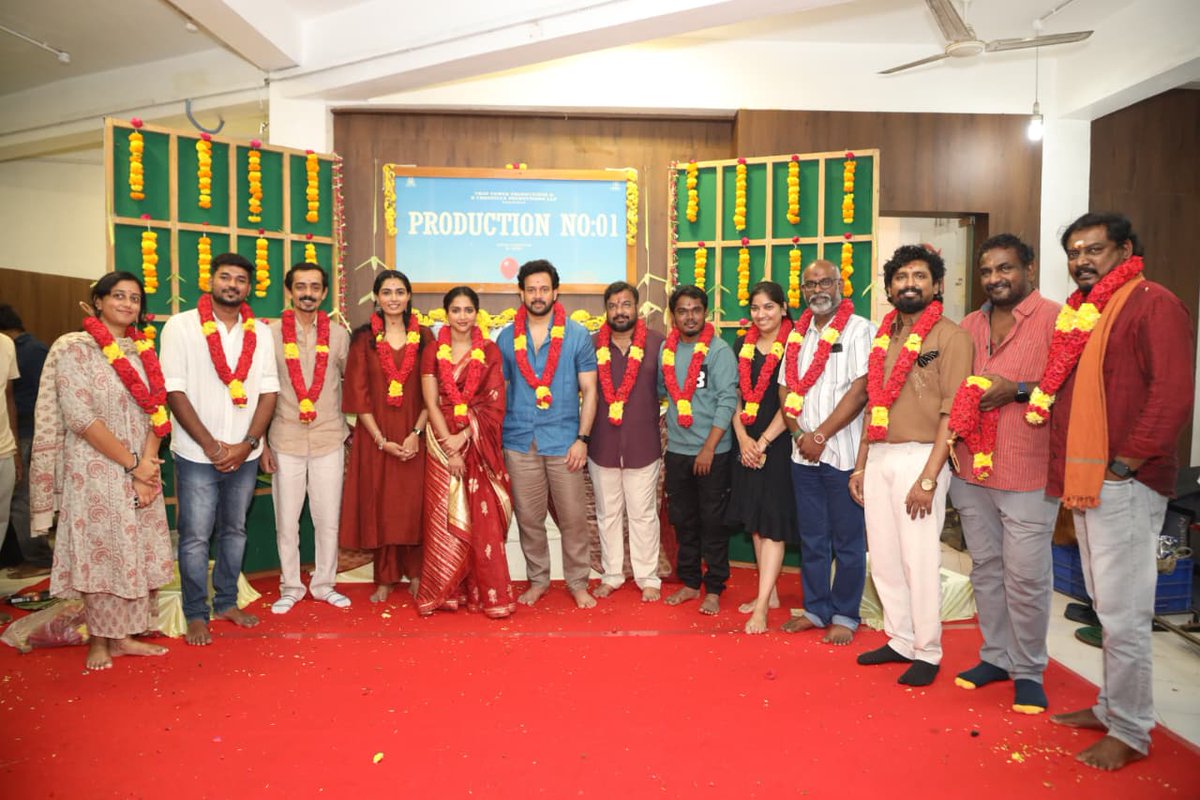 CineTimee's tweet photo. The Pooja Ceremony For The Upcoming Film Starring @bharathhere, @Meenaaxi_, @shiveshtarajh, @Rakshana1826 & #RajeshMadhavan.Written And Directed By #Guru Was Held October 2️⃣1️⃣st !

Produced By #TwinTowerProductions And #DchronicleProductions The Film Is Set To Offer A Wholesome Family Entertainment Experience !

#CineTimee |