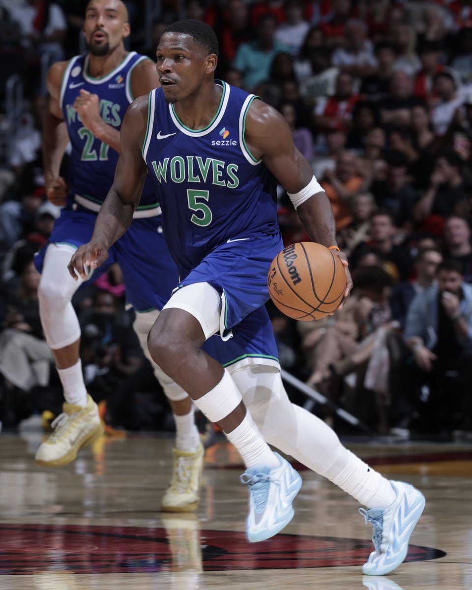 SLAMKicks's tweet photo. The kicks speak for themselves. 

Ant opened the season with a “Cold Blooded” 45-piece 🥶 https://t.co/hRuV1idGOO