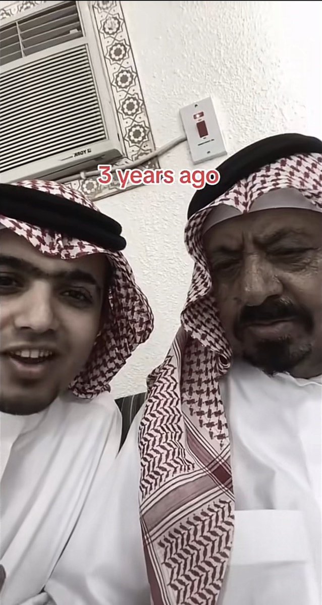 Theowv52's tweet photo. @lllll1111122 كان شخص طبيعي يضحك مع ابوه وربعه لاكن مر بضروف واسباب غيرته المفروض نوقف معه وندعيله ب الهداية الدين دين نصوحه وتربينا على الاخلاق وحسن النيه مو الكره والبغضاء بيئة ومحيط الشخص هي تطلع انسان زي كذا اللوم مو عليه على بيئته مو هو https://t.co/J72VtRcieN