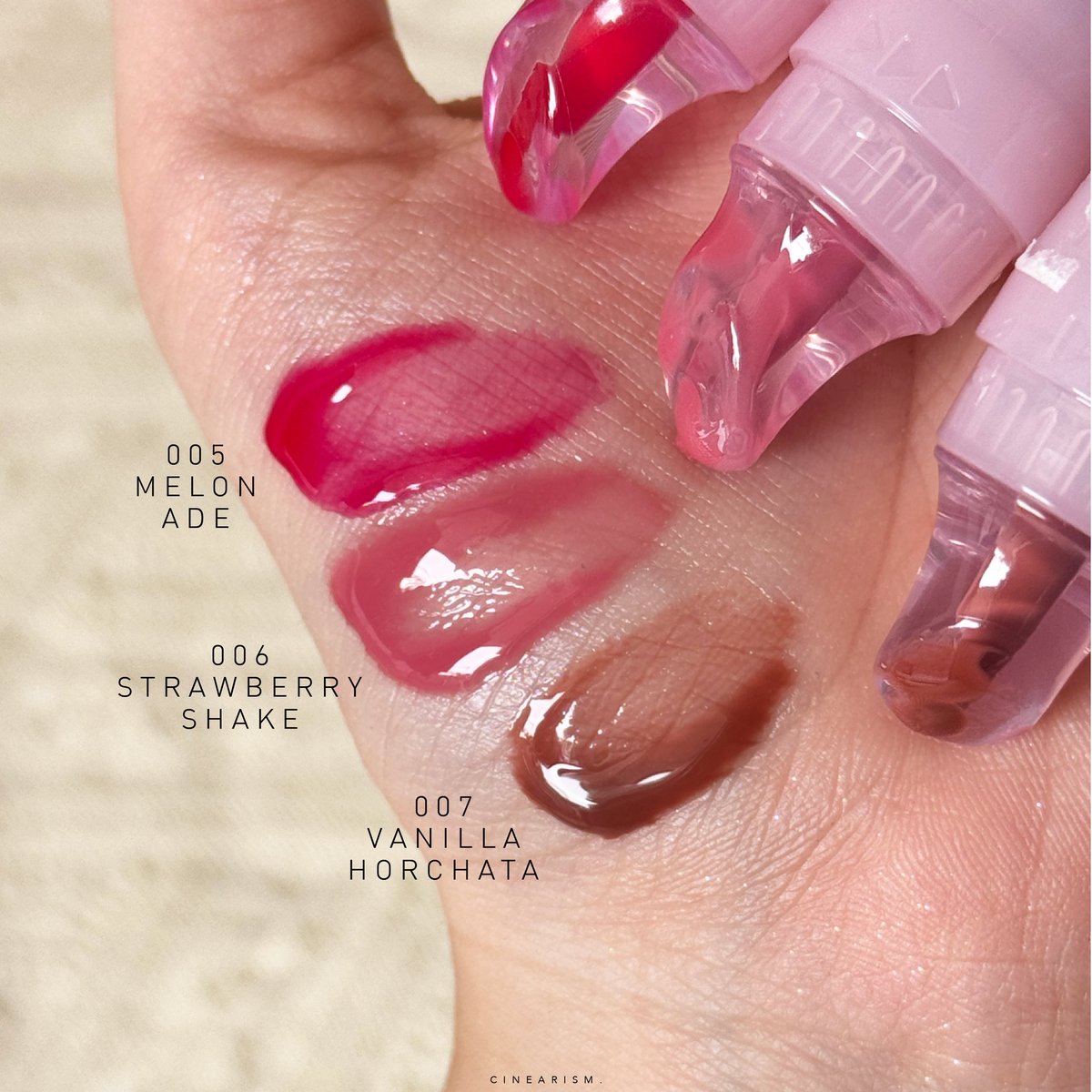 cinearism_'s tweet photo. ลิป Maybelline Lifter Gel ลิปปากกระจก มีกลิ่นผลไม้ด้วย อันนี้ทำถึงอะแกก🥹

ปากฉ่ำแบบสะใจมากกก เนื้อเจลเกลี่ยง่ายด้วยนะ ไม่เป็นก้อน สีสวยแน่นทาแล้วให้สีค่อนข้างชัดเลย แต่ตอนหมุนเนื้อออกมาต้องเบามือนิดนึง เดี๋ยวนางทะลัก😂 https://t.co/cqvcYp7qVp