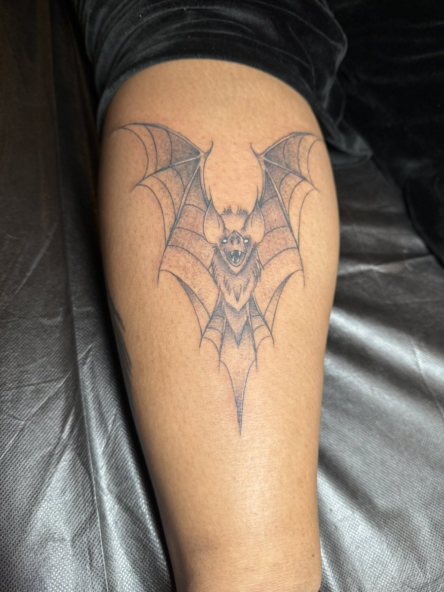 tatt2plugg818_'s tweet photo. 🦇 #LosAngeles #tattoo #tattoos #tattooartist #bat #bats #sfv #818valley #lancaster #palmdale  #Inktober https://t.co/6pCcE6NhIz