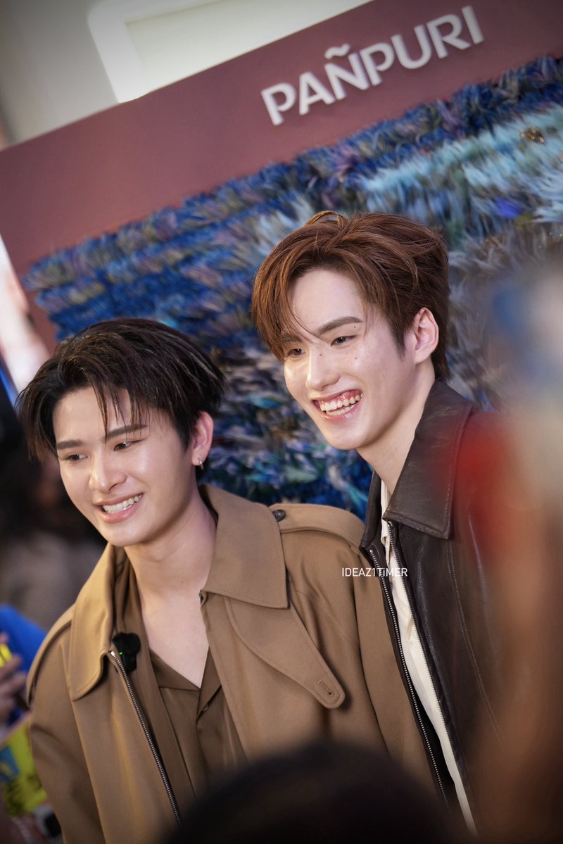 IDEAZONETIMER's tweet photo. หนุ่มตี๋ดิwa

#PHUTATCHAI
#THAIchayanon
#PANPURIxBUS https://t.co/PmGBlzL8Rp