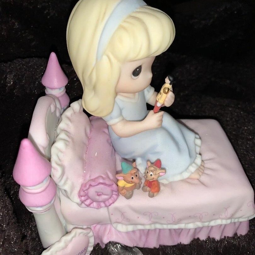 teacuptiaras's tweet photo. Precious Moments ᯇ 'You Are My Dream Come True' Cinderella Figurine 𓏲˚ ۪  ❤︎⊹.   ݁ https://t.co/EbzevWTOT8