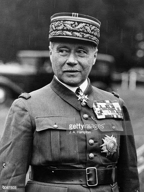mekemora_mod2's tweet photo. @Fisuram4 モーリス・ガムラン大将
西方電撃戦で名誉を著しく喪失するも
少なくとも戦前の軍と議会との調整力と苦労は評価されても良い… https://t.co/BHtreSKsNf