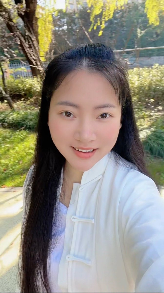 Xiancscs's tweet photo. 兴来独往，看云听风，
不求相伴，自有其乐。
#chinesegirl #China #风景 #中國人 https://t.co/2Rl5W95V6Y