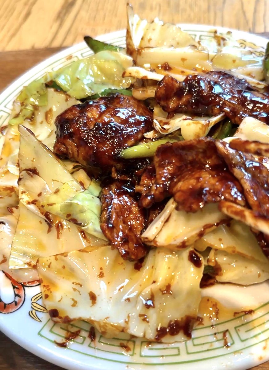 MY_MURMUR's tweet photo. 麻婆豆腐を食べようと店に入ったのに、気がついたら頼んでしまっていた……
腹ペコ時の訴求力がエグいぜ回鍋肉！！ https://t.co/ToGFYE3JFO