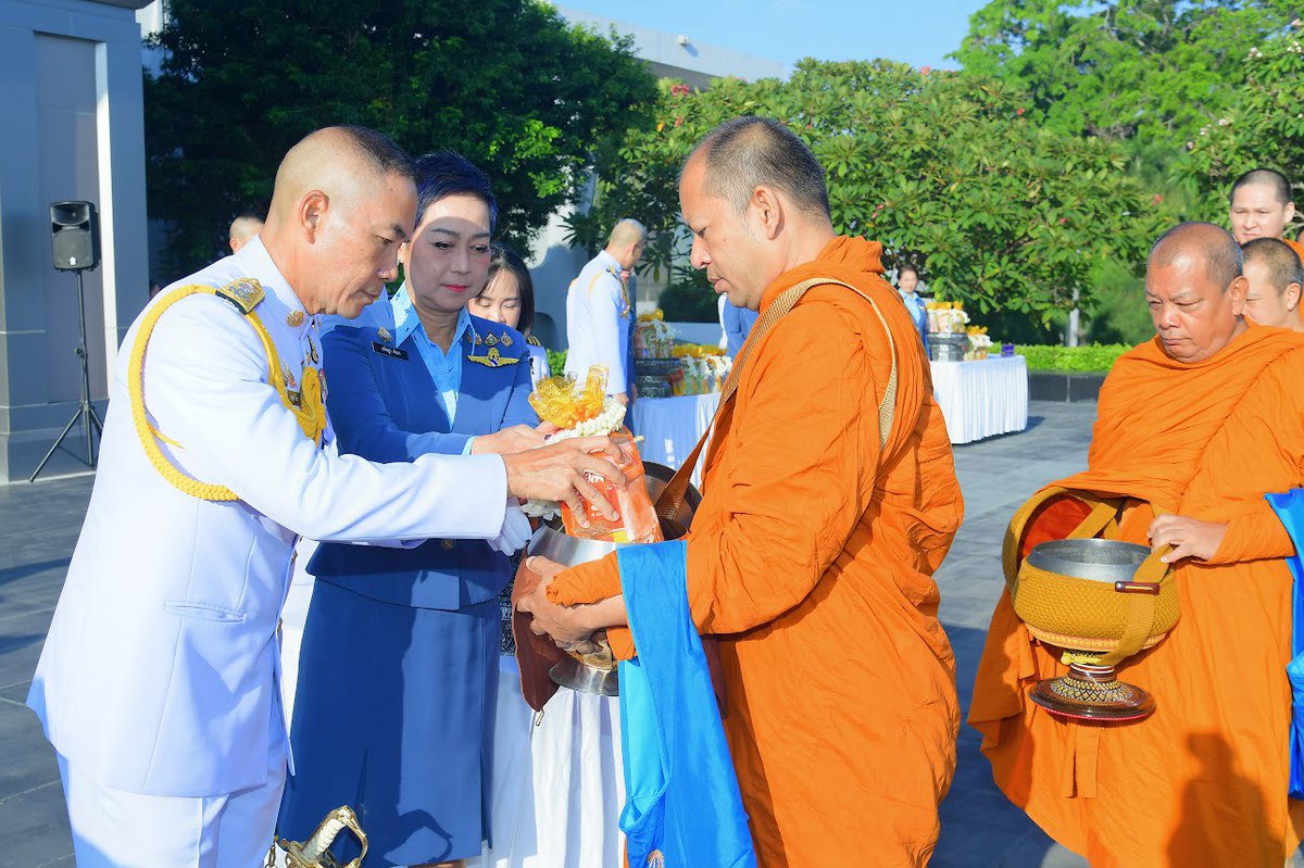 RtafNews's tweet photo. กองทัพอากาศจัดกิจกรรมเนื่องในวันคล้ายวันสวรรคต สมเด็จพระนางเจ้าสิริกิติ์ พระบรมราชินีนาถ พระบรมราชชนนีพันปีหลวง
https://t.co/Zc0ULlS3Up https://t.co/5k61X5SaYN