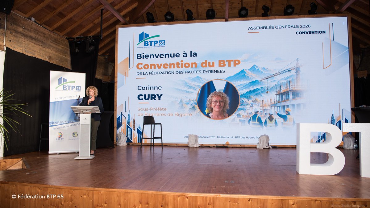 Prefet65's tweet photo. #NosEntreprises 🏗️ | Soutenir le secteur du #bâtiment et des travaux publics, c’est investir dans nos territoires ! Corinne Curry, sous-préfète de Bagnères-de-Bigorre a participé à l’assemblée générale de la fédération départementale du bâtiment et des #TravauxPublics. https://t.co/Q718kKxLtY