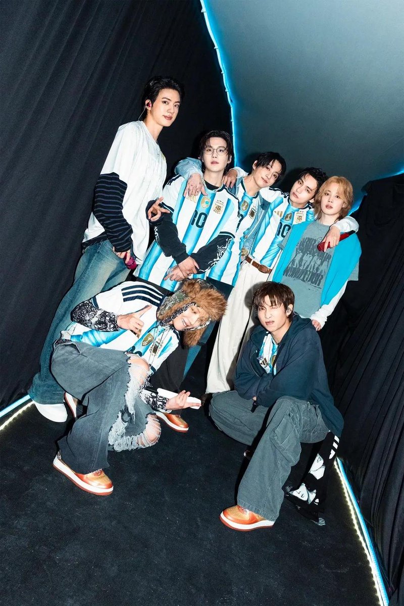 Crystal_lim0613's tweet photo. #ARIASBTS 

오늘의방탄_💜🫶🫶 https://t.co/GY9nu6yN83