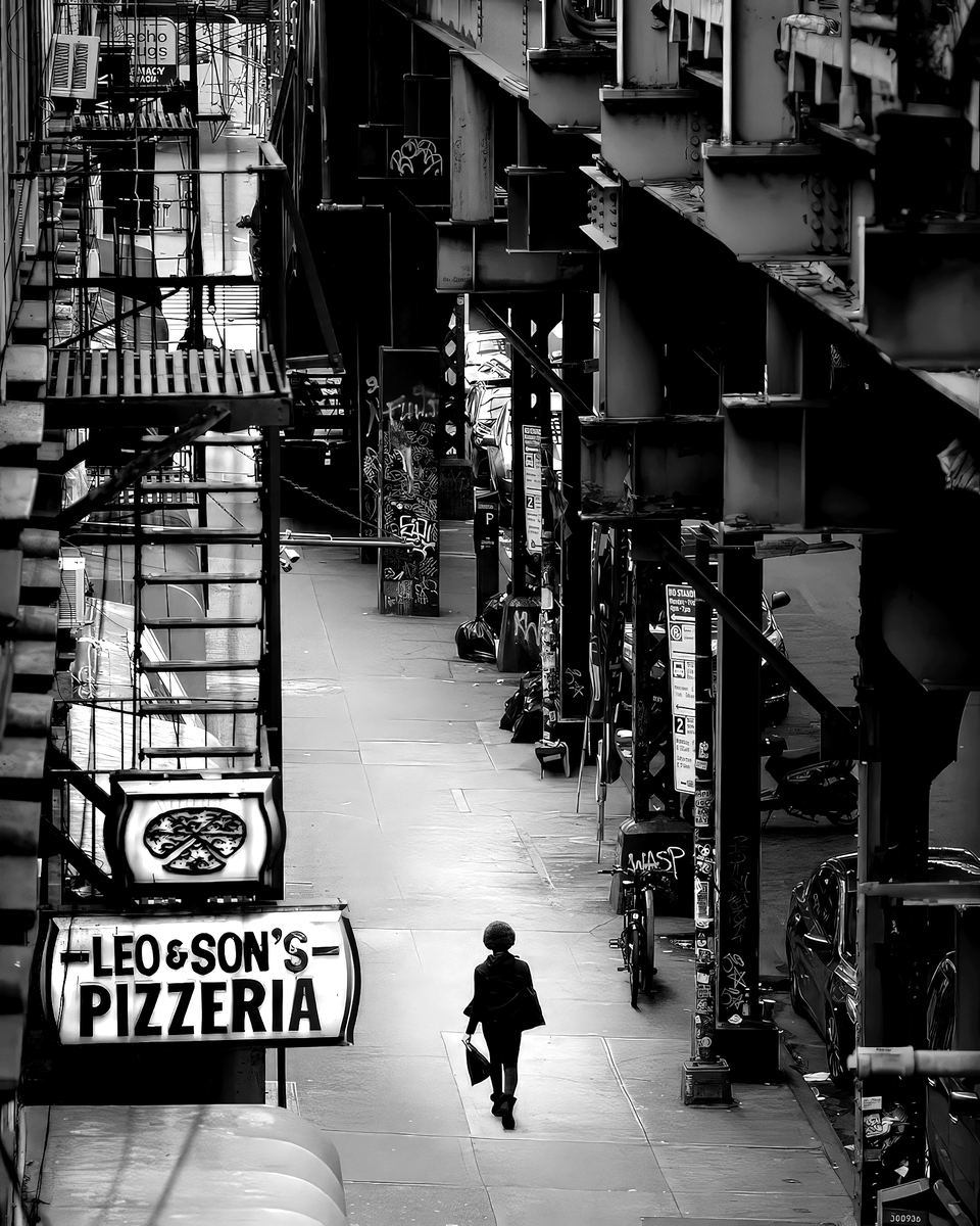 cameralab21's tweet photo. Nina Papiorek -  Leo &amp; Sons's - Brooklyn, NYC https://t.co/jUeo3B3ZlQ