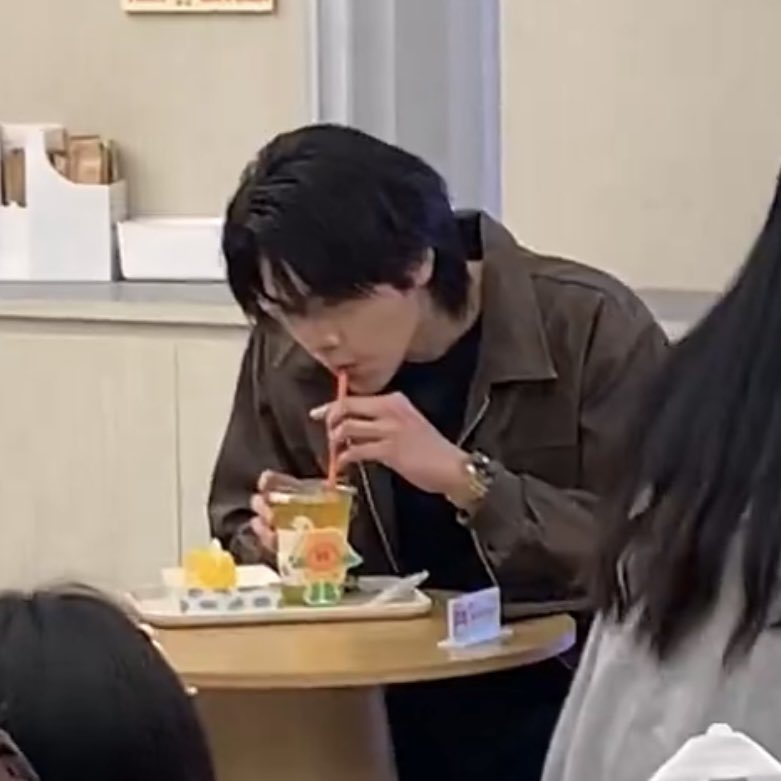 justmpx's tweet photo. กินน้ำใจดี  vs หลังกินน้ำใจดี 

มู้ดคือรัย พุด55555555555555555 https://t.co/xFrmorQStR