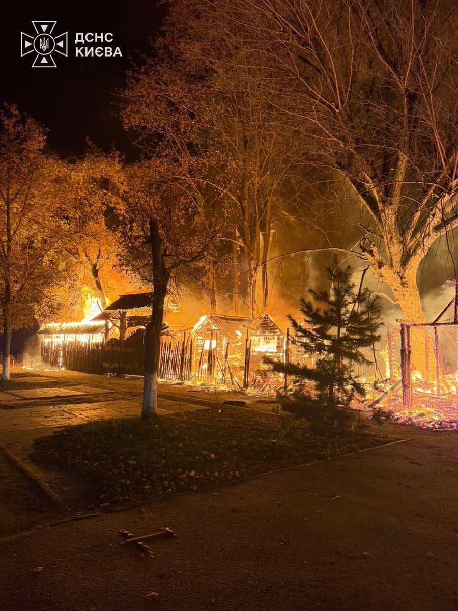 TransparencyUA's tweet photo. ❤️‍🩹Russia attacked Ukraine overnight with missiles & drones

Kyiv was the main target, with strikes recorded at 32 locations. 1 person was killed & 22 injured, with homes & civilian infrastructure damaged. 🇷🇺 strikes also hit Poltava region, Vinnytsia & Kremenchuk
#RussiaIsATerroristState