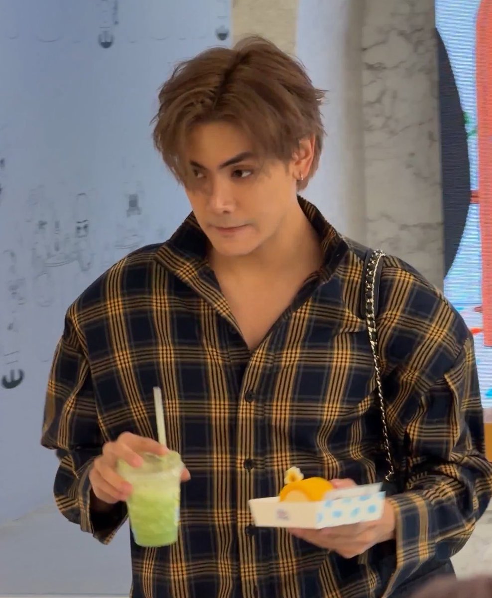natachailover_'s tweet photo. 😭😭😭😭😭😭 i once dreamed of them going on GEMMHOUSE together to try jaidee goods, and THIS is what they gave me😭😭😭😭😭😭😭 https://t.co/INUzKNI8oa