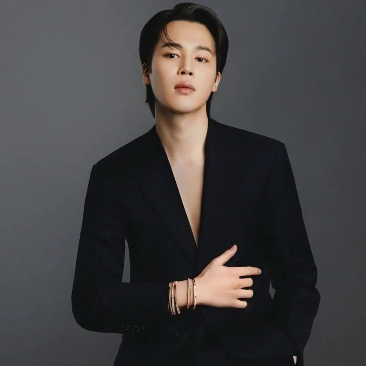 PJM_Hungary's tweet photo. Jimin is one of the most versatile artist in the music industry, He is brave to experiment and boldly reveals new facets of himself to us. 💛

#FacesOfJimin
#천의얼굴_지민 https://t.co/M2b8qjqq9t